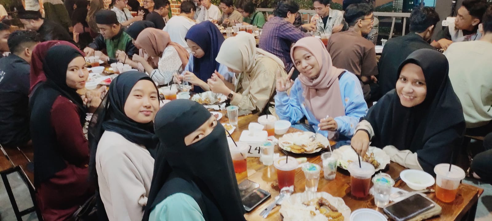 Berbagi Waktu, Menumbuhkan Harapan: YAFNA Care dan Komitmen Pembinaan Mahasiswa